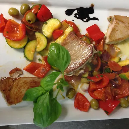 Neumanns Waldschaenke 호텔 졸타우