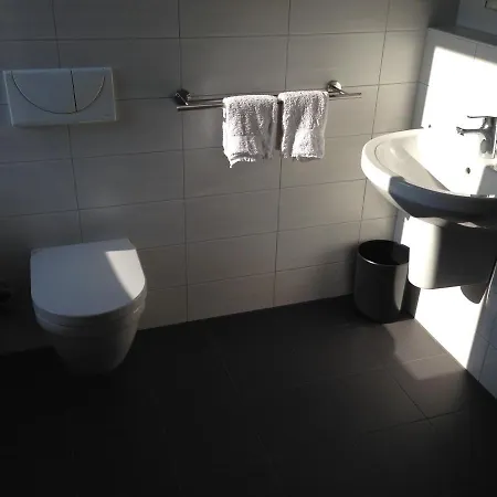 Neumanns Waldschaenke 호텔 3*