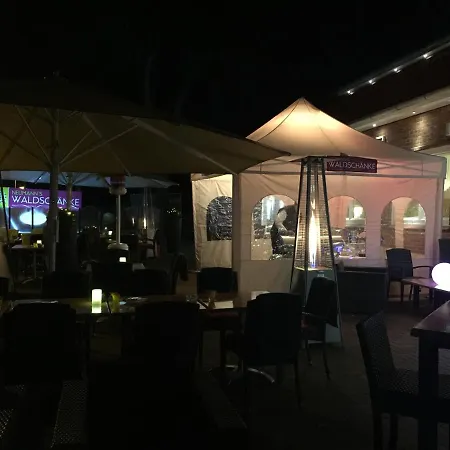 Neumanns Waldschänke Hotell 3*