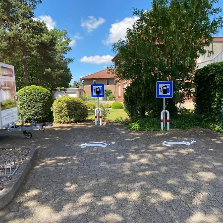 Hotell Neumanns Waldschänke 3*