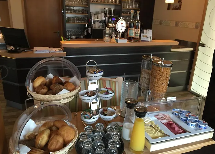 Neumanns Waldschaenke Hotel